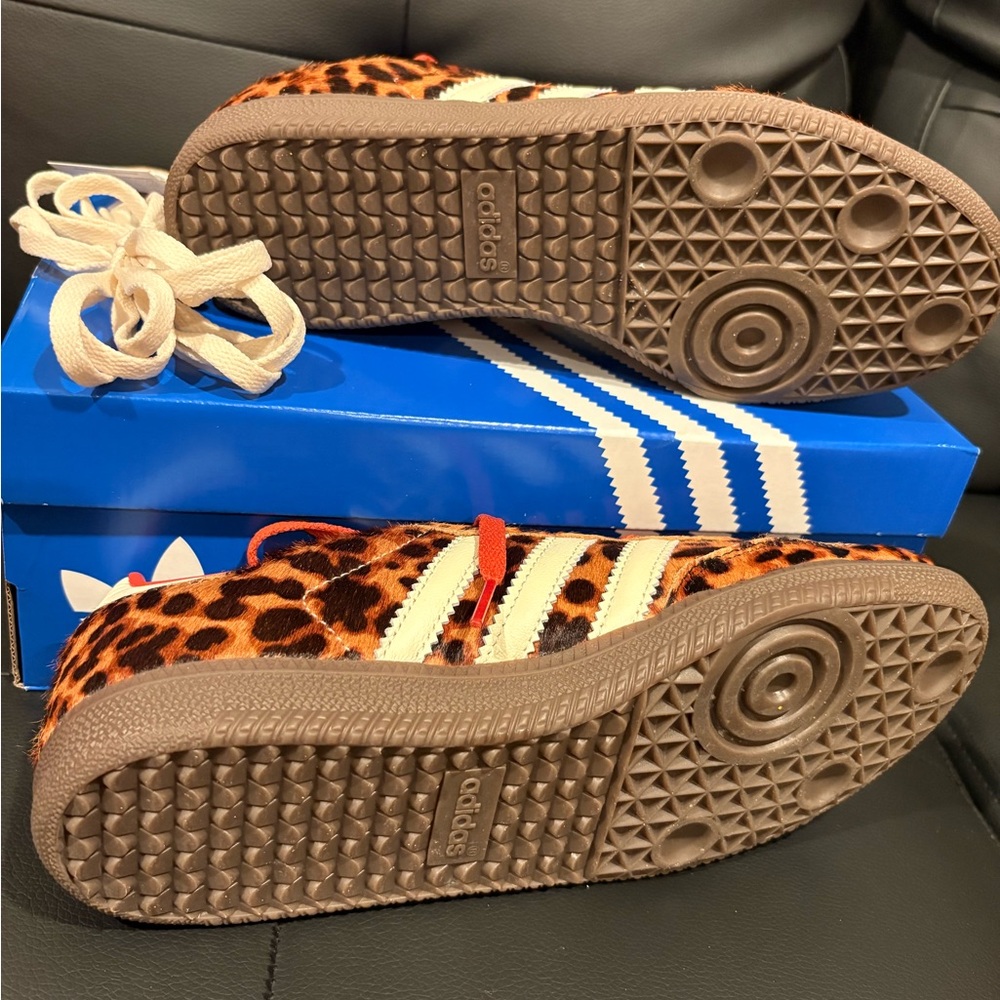 Adidas Women Leopard Samba OG Sneakers with Red & White Shoe Laces - Picture 5 of 7